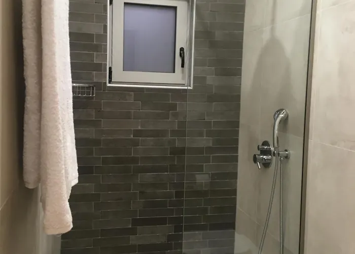 شقة το πετρινο / The Petrino Stoúpa